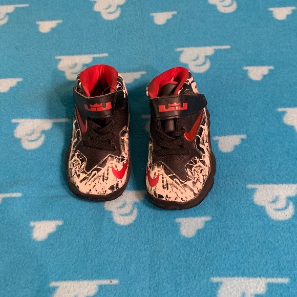 toddler lebron james shoes